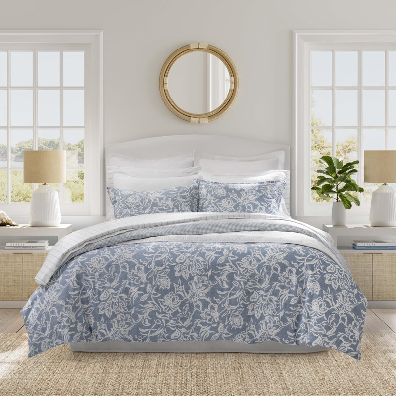 Twin Blue and White Cotton Reversible Duvet Cover Set