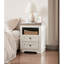 Table de bout à 2 tiroirs en blanc antique, aspect bois rustique pour la chambre à coucher et le salon