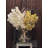 Vandas et cymbidiums dans un vase