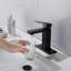 Robinet de lavabo de salle de bain à poignée simple avec drain escamotable (avec trop-plein)-118543450