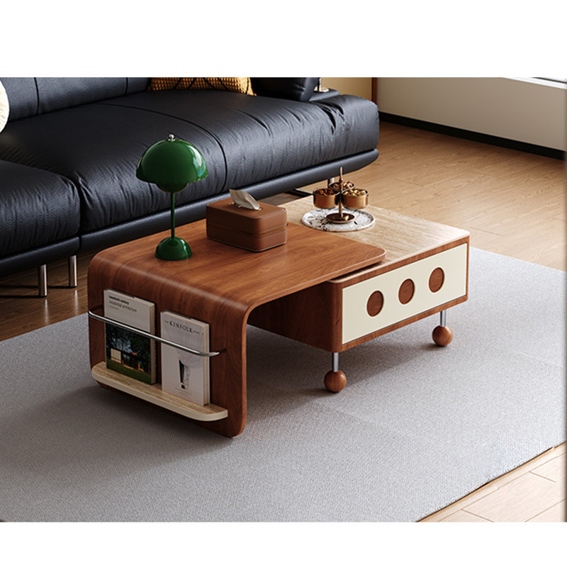 Table basse rétro de style français.