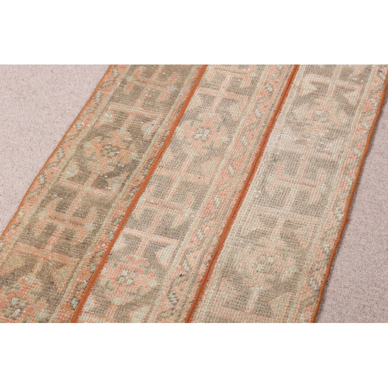 Tapis turc brun fait à la main: idéal pour le bureau de chambre d'enfant et le vestibule avec un design antique naturel