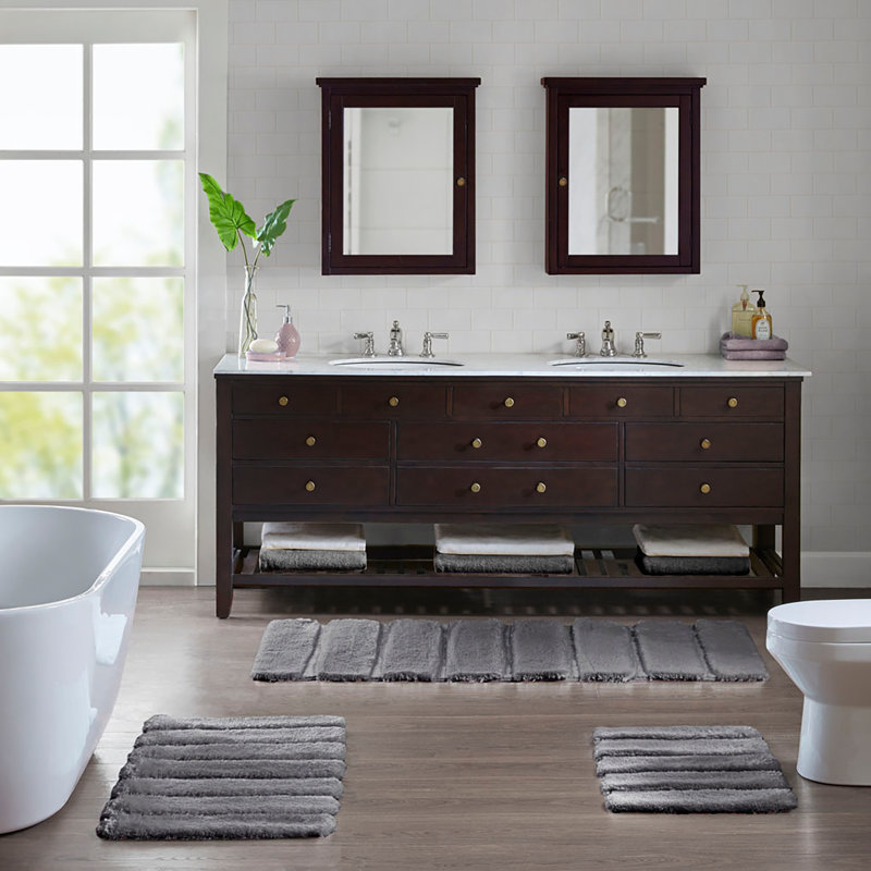 Gray Tufted Pearl Channel Bath Rug 17" x 24"