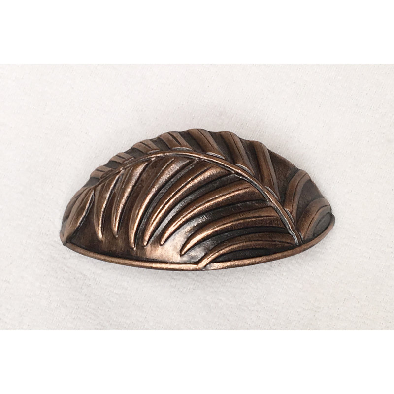 Poignée coquille 2 1/8" center to central palm leaf, Laiton