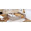 Lit plateforme simple en bois pleine grandeur avec garde-corps de protection, texture bois naturel-576544095
