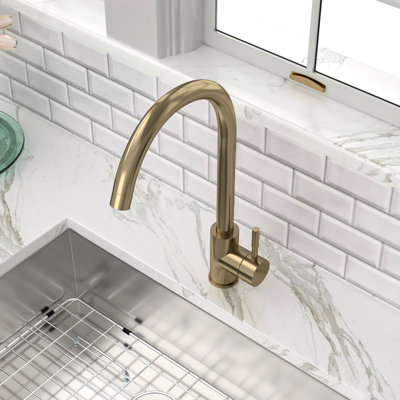 Robinet d'évier de cuisine doré à poignée simple, bec pivotant à 360 degrés, acier inoxydable 304, résistant à la corrosion et au ternissement, facile à entretenir dans la cuisine, cartouche en céramique pour une longue durée de vie, eau