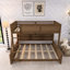 Lit superposé simple au-dessus de grand lit brun avec armoires de rangement et ports USB-804523630
