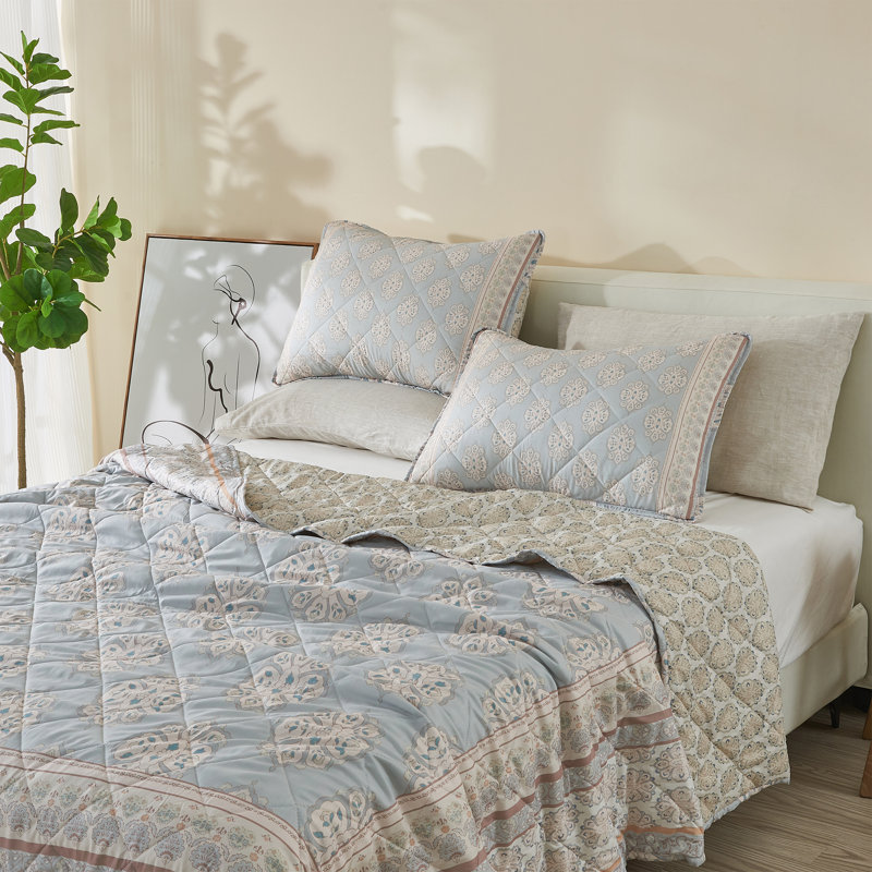 King Size Pink Reversible Microfiber Quilt Set