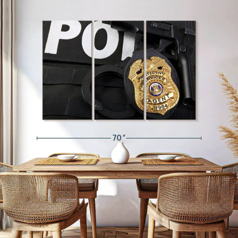 Chose de la police d'Alcaraz, H 42 po x l 65 po