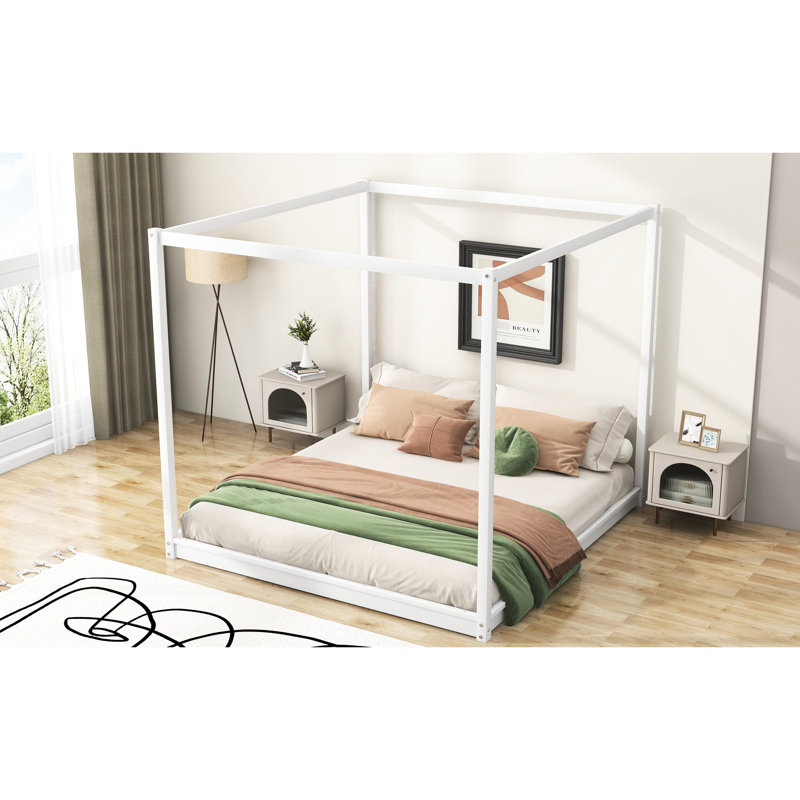 Lit plateforme à baldaquin blanc très grand avec pieds de soutien aventureux - lattes audacieuses pour chambre à coucher, coin paisible