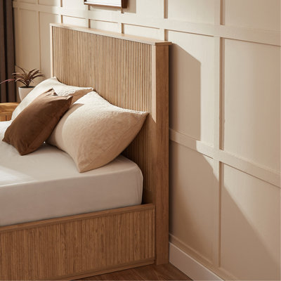 Base de lit à tête de lit en bois de chêne ondulé naturel à grain de bois ondulé, grande tête de lit de 44 pouces de hauteur, style minimaliste moderne, assemblage facile, pas besoin de sommiers tapissiers