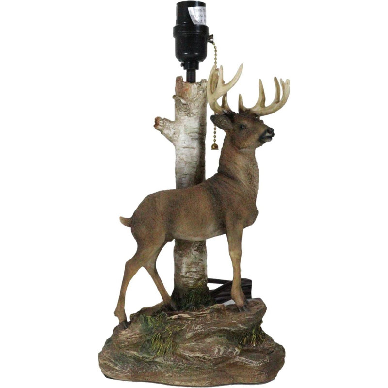 Figurine de cerf sauvage