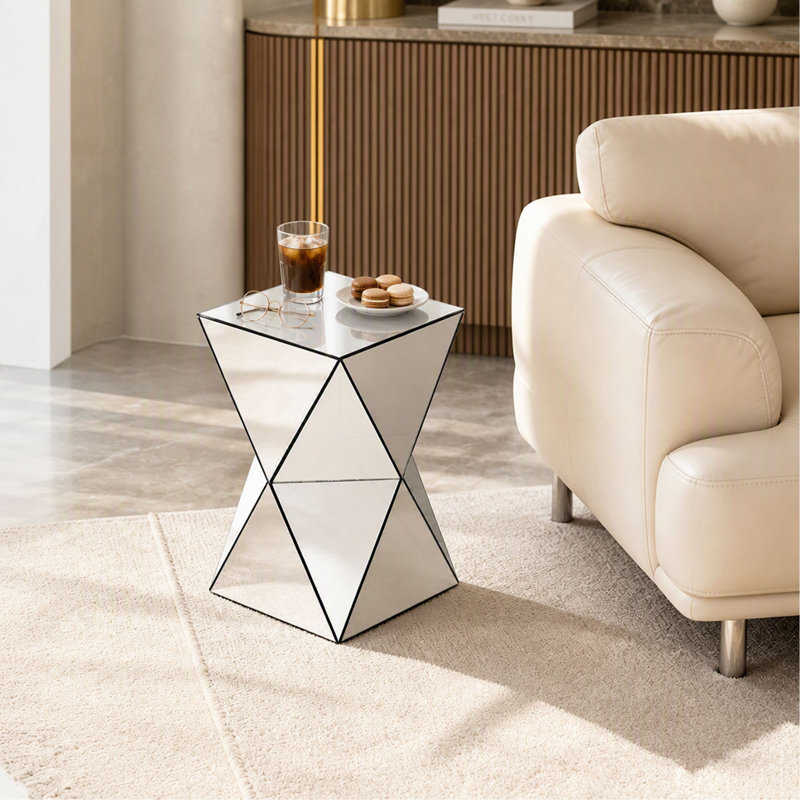 Table d'appoint géométrique à miroir argenté, table de bout d'appoint Modern Luxe, table de chevet décorative à miroir réfléchissant pour le salon, la chambre à coucher et le canapé