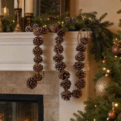 Guirlande de pommes de pin séchées naturelles avec corde de jute, décoration de Noël automnale à suspendre au mur, à la porte ou à la fenêtre. Pommes de pin pour l'Halloween et Noël.