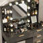 Ensemble de coiffeuse avec miroir et lumières, bureau de coiffeuse et tabouret rembourré avec station de charge, tiroirs de rangement et plateau de table transparent-873483385