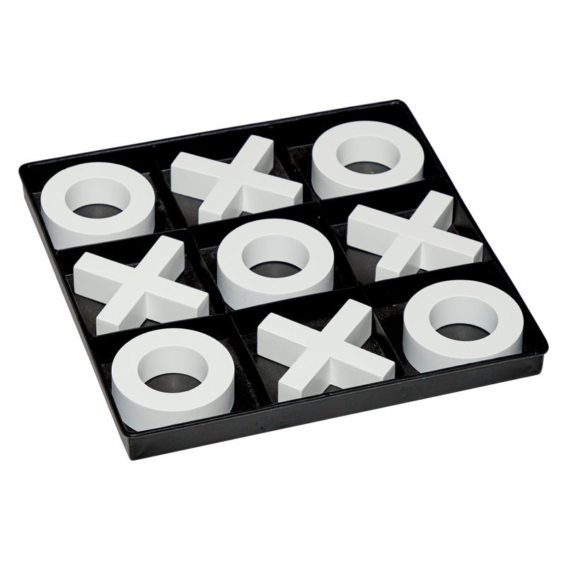 Jeu de tic tac toe noir avec pièces blanches