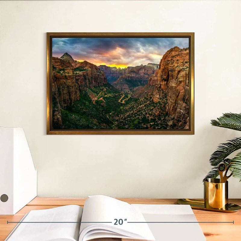 Parc national de Zion au coucher du soleil, Cadre flottant doré, 13 po x 9 po