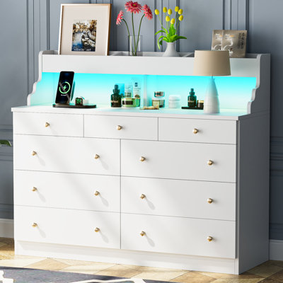 Commode 9 tiroirs avec lumière DEL, commode pour chambre à coucher avec prise de courant, commode moderne, commode avec espace de rangement ouvert, commodes et commodes pour placard