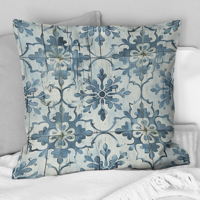 Motif de charme floral bleu bébé rustique IV - coussin floral