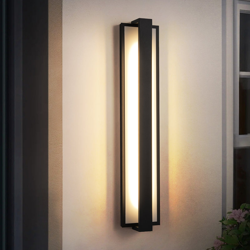 13.5'' Breyana Aluminum Hardwired LED Wall Light, 24"