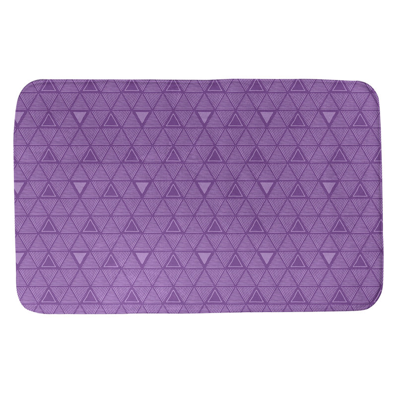 Tapis de bain géométrique à motif de triangles dessinés à la main, l 17 po x L 24 po, Violet / violet clair