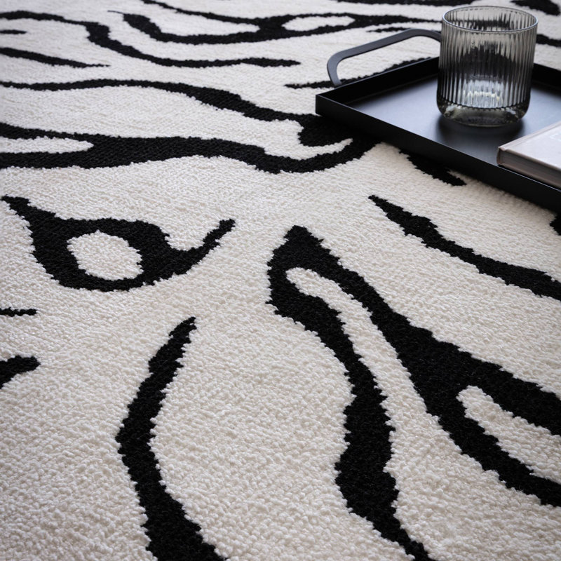 Alaisdair Tiger Animal Print Black/White Rug, Rectangle 160 x 230 cm