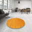 Tapis contemporain jaune-492160379