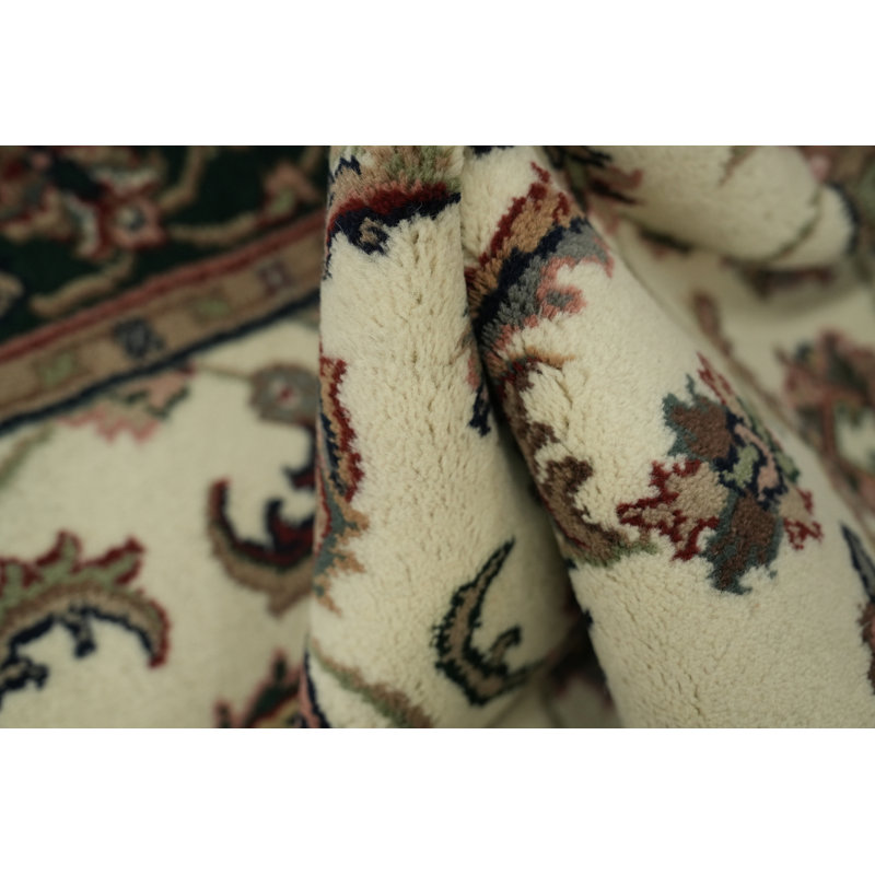 Luxueux tapis ivoire de style traditionnel avec de riches ornements floraux 4 x 6