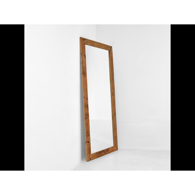Aki Mirror