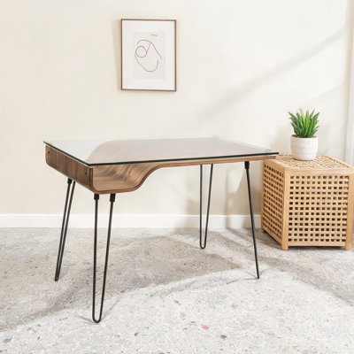 Bureau d'écriture classique brun avec plateau en verre trempé et pieds en épingle à cheveux pour petits espaces, design moderne Mid-Century