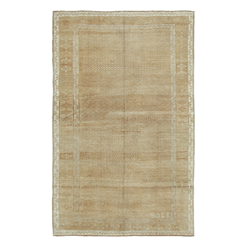 Vintage Turkish Kars Rug In Beige With Subtle Geometric Motifs - Rug & Kilim