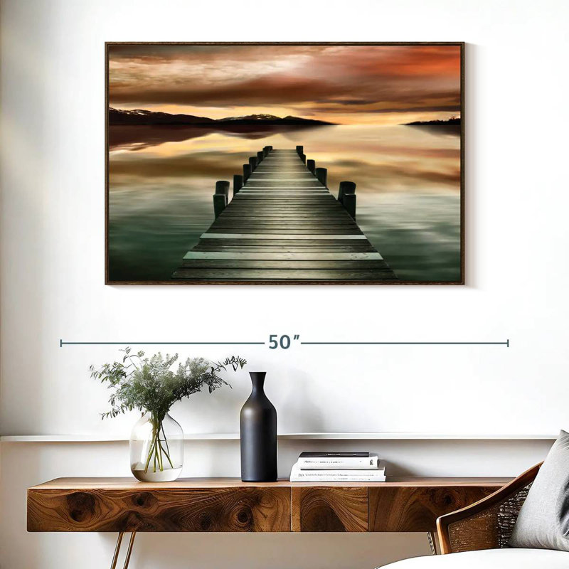 Jetée au coucher du soleil, Cadre flottant noyer, 40 po x 27 po