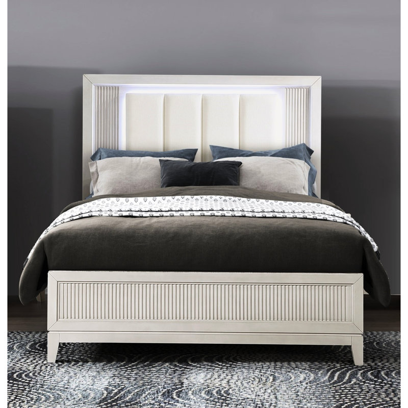 Tête de lit à DEL grand lit, blanc antique, décoration de chambre à coucher moderne avec finition blanche et coussin