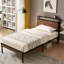Structure de lit simple en métal avec tête et pied en bois - Utilitaire, sommier non requis, sous rangement, assemblage sans effort, plateforme noire / brune fonctionnelle, exigée, sous option,