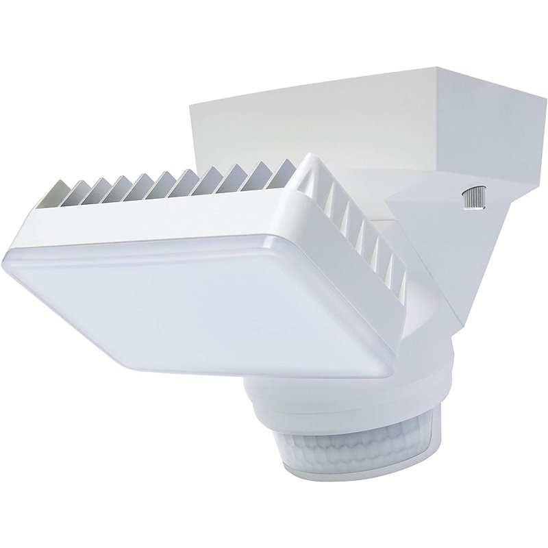 IQ America Lm1801bz Projecteur d'extérieur à lumière de sécurité à mouvement extérieur de 1 600 lumens à 180 degrés et 70 pieds de hauteur