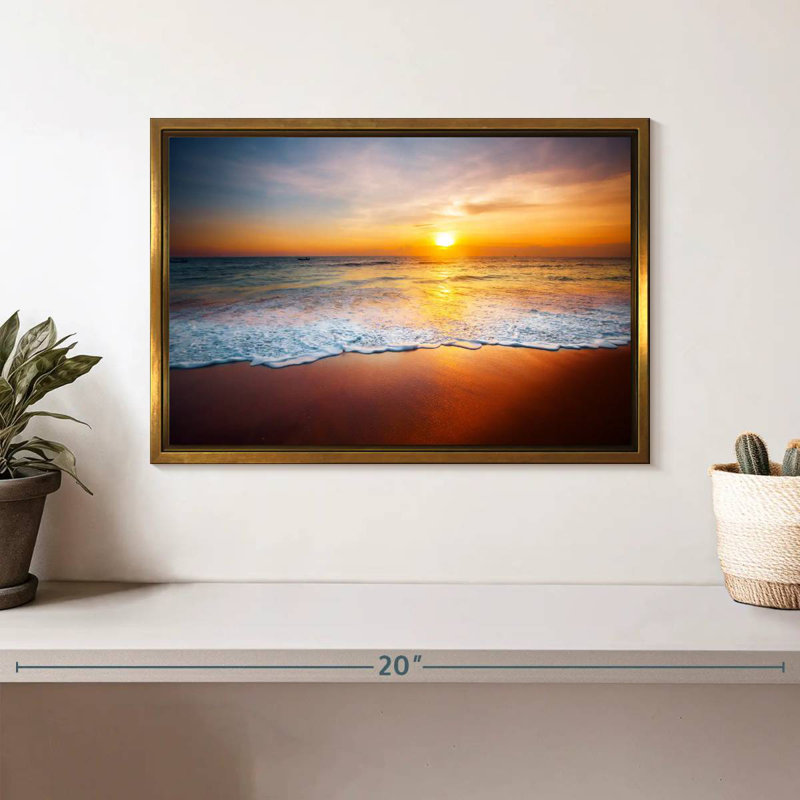 Coucher de soleil sur les vagues mousseuses, Cadre flottant doré, 13 po x 9 po