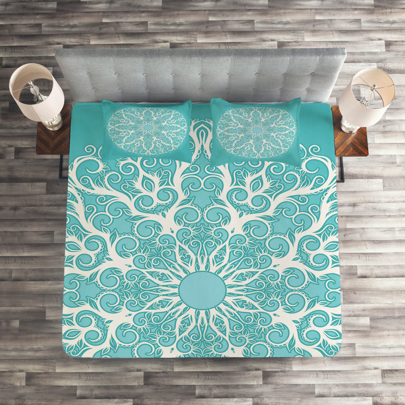 Traditional Polyester Coverlet