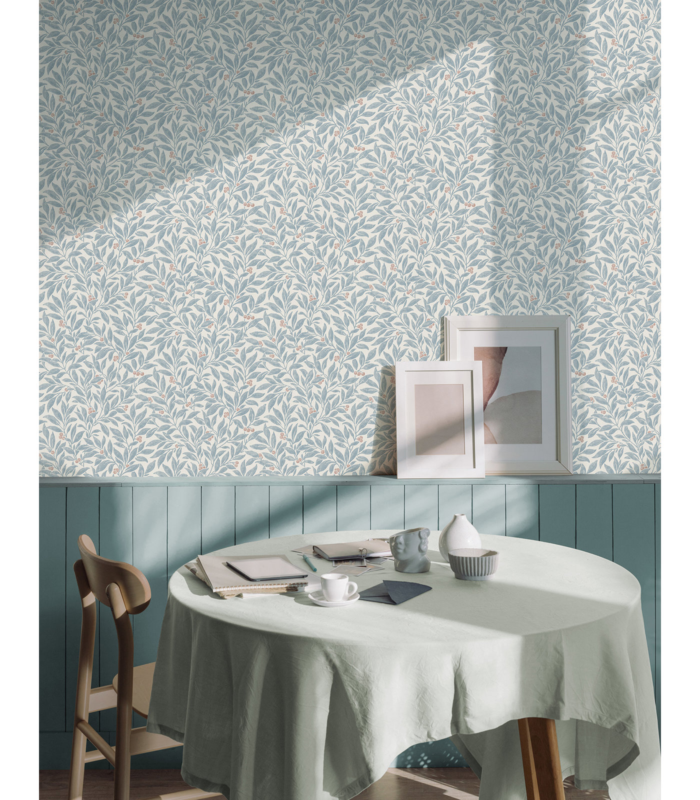 Vine Wallpaper Double Roll, Blue