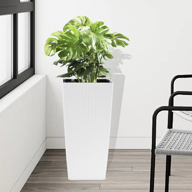 Pot à fleurs moderne en polypropylène blanc avec système d'arrosage automatique