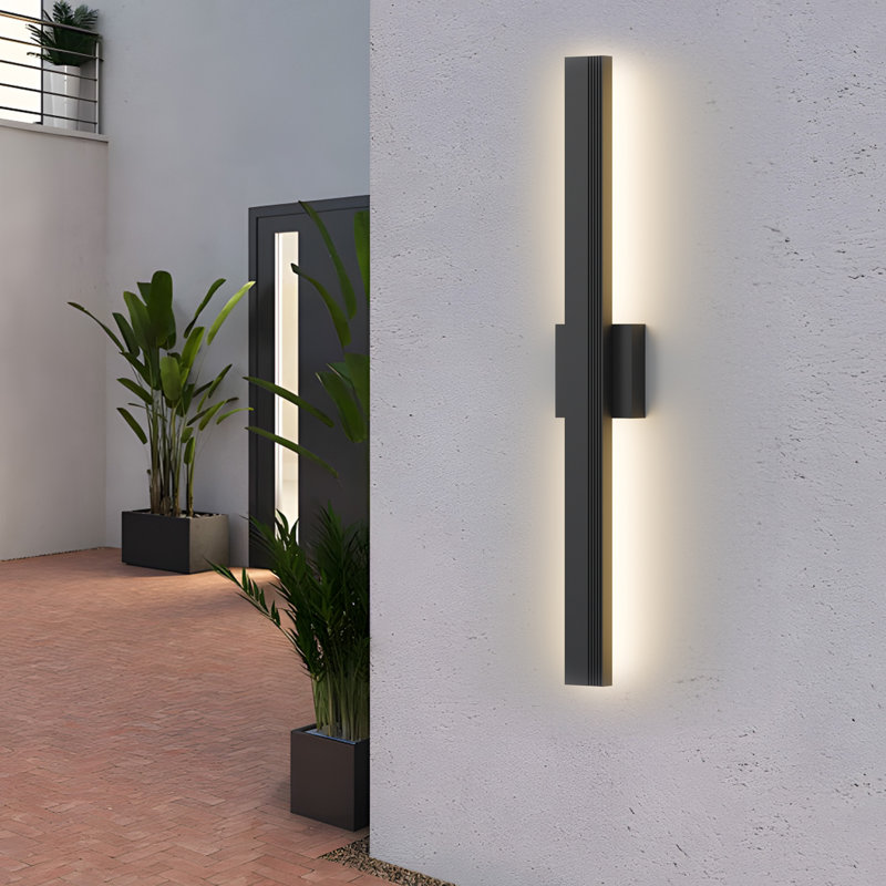 Applique murale d'extérieur linéaire en aluminium noir à DEL à intensité variable, H 31,5 po x l 2,4 po x P 2 po
