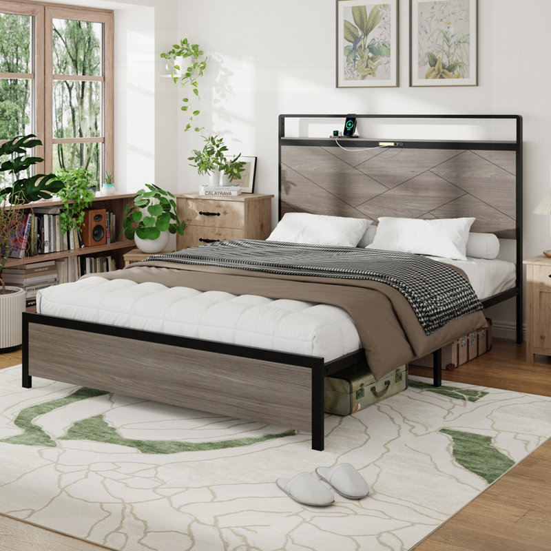 Grand lit plateforme en bois, Grand