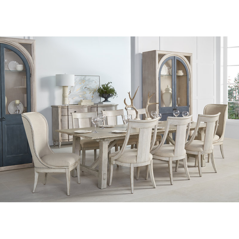 Chaise d'appoint rembourrée en alcôve beige