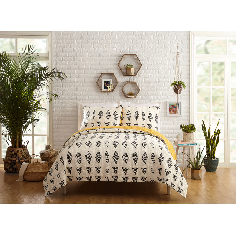 Prosperity Reversible Geometric 100% Cotton Quilt Set, King Quilt + 2 King Shams