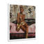 Femme luxueuse et luxueuse sur une voiture exotique-116529803-116529805
