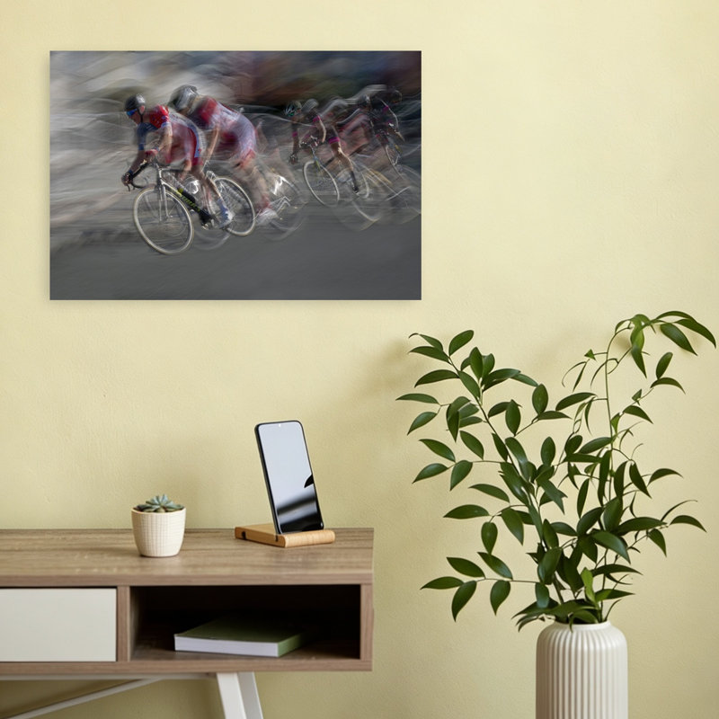 «Dynamic Cycling Motion», impression murale contemporaine, 12" H x 18" W