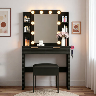 Meuble-lavabo cannelé avec 10 ampoules Hollywood, station de charge, 2 tiroirs, 4 tablettes ouvertes, support pour sèche-cheveux et tabouret de rangement