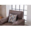 Chaise d'appoint moderne en similicuir beige avec coussin décoratif, coussins moelleux et accoudoirs coussinés-1233728095