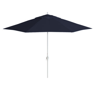 Parasol de patio blanc mat 11 pieds avec nervures en fibre de verre et col inclinable en bleu marine Pacifica