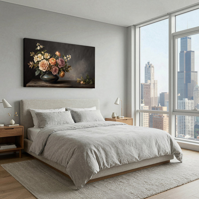 «Rose et crème roses avec fleurs blanches dans un vase foncé», art mural, L 46 po x H 24 po