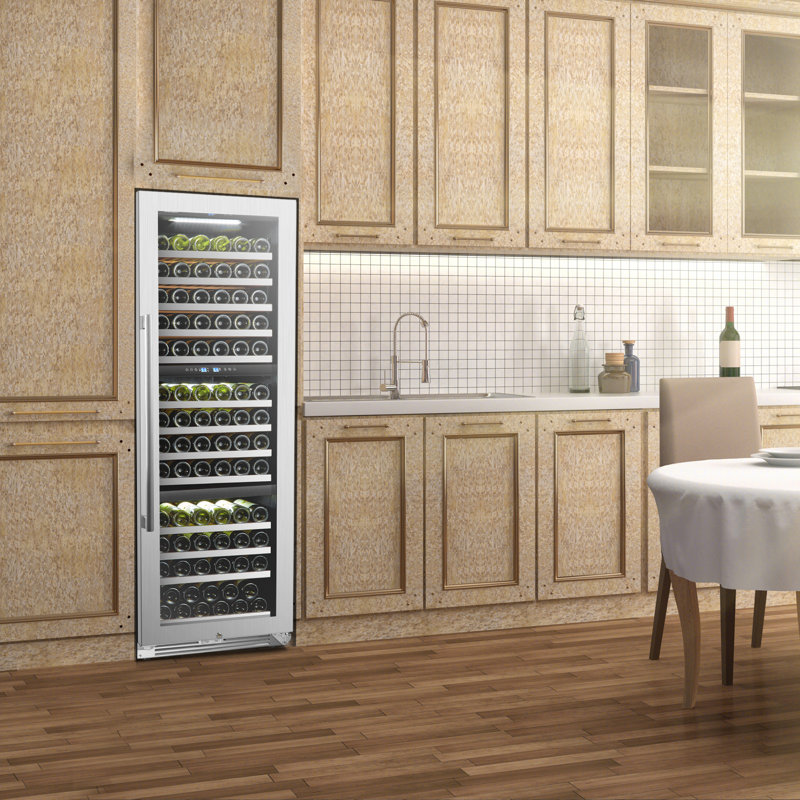 Réfrigérateur à vin 24 po à 143 zones à trois zones